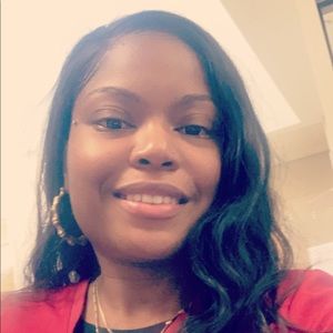 Meet your Posher, Khadeja